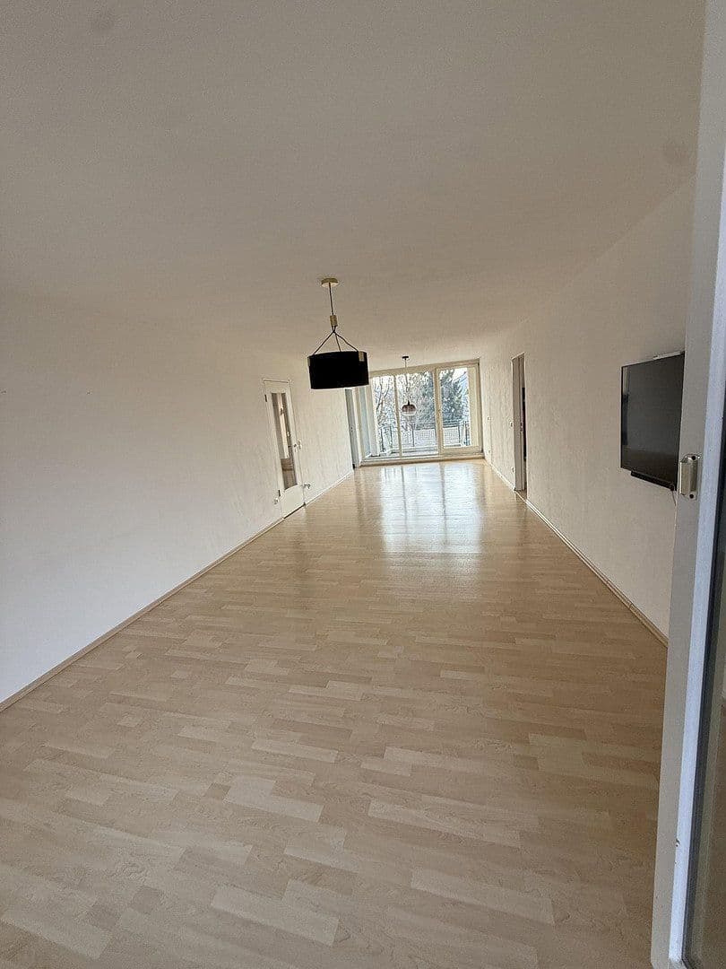 Prodej bytu 3+1 104 m², August-Hörmann-Platz 3, Gauting, Bavorsko Prodej bytu 3+1 104 m², August-Hörmann-Platz 3, Gauting, Bavorsko