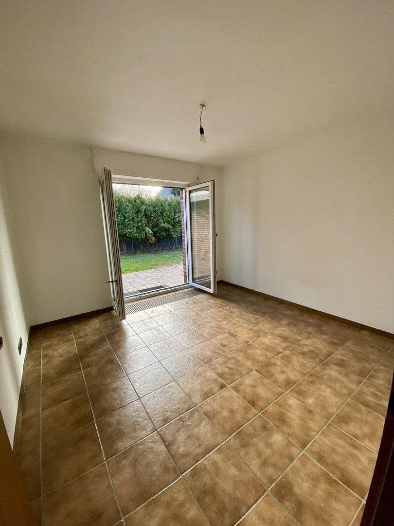 Prodej domu 138 m², pozemek 378 m², Friedhofstraße 24, Nettetal, Severní Porýní-Vestfálsko Prodej domu 138 m², pozemek 378 m², Friedhofstraße 24, Nettetal, Severní Porýní-Vestfálsko