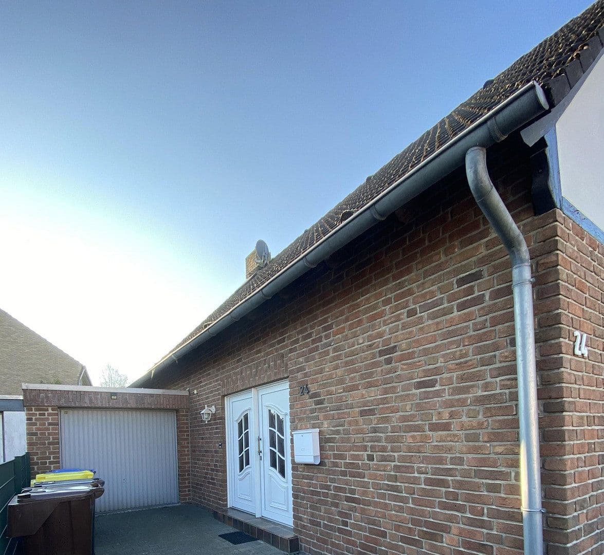 Prodej domu 138 m², pozemek 378 m², Friedhofstraße 24, Nettetal, Severní Porýní-Vestfálsko Prodej domu 138 m², pozemek 378 m², Friedhofstraße 24, Nettetal, Severní Porýní-Vestfálsko