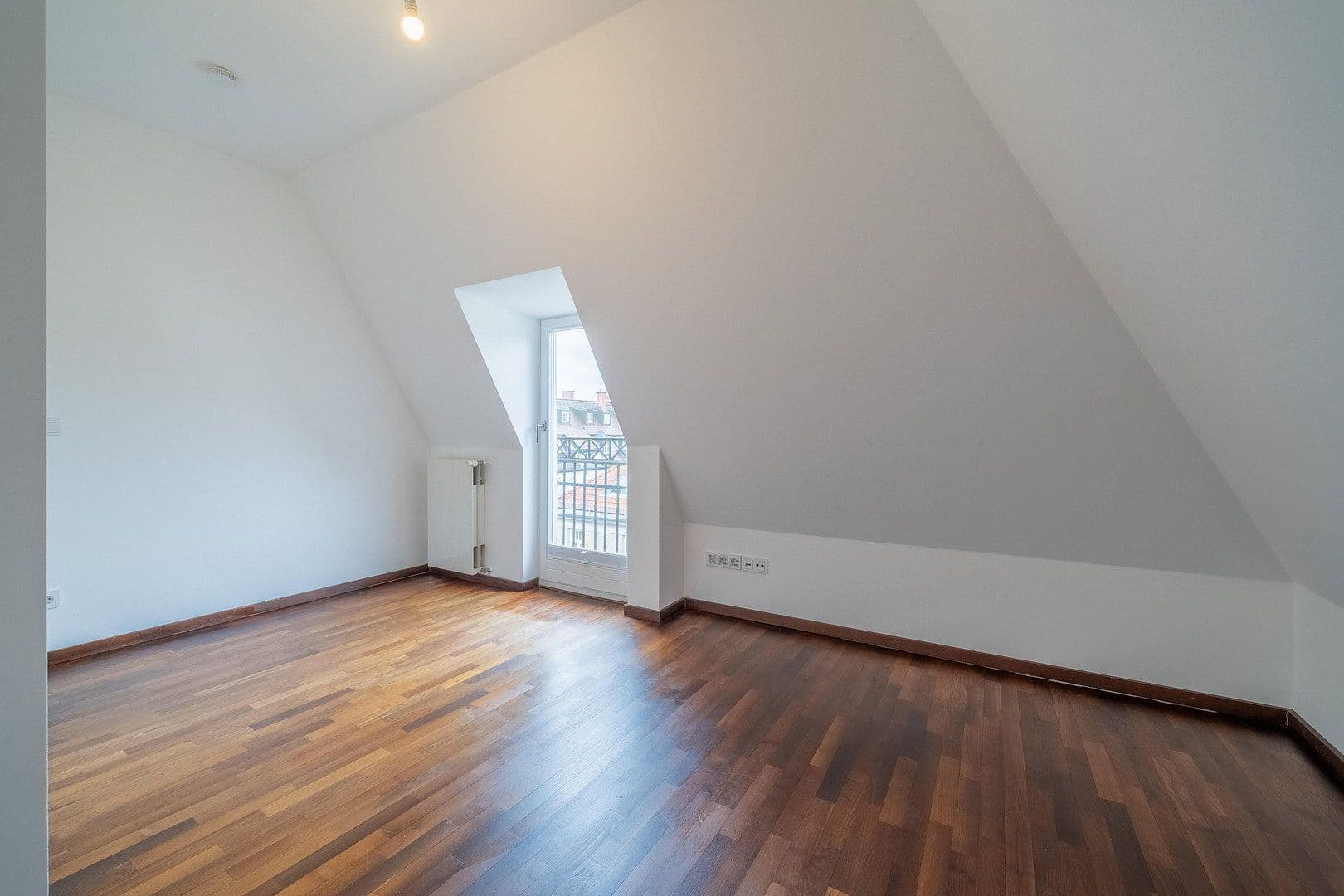 Prodej bytu 4+1 135 m², München, Bavorsko Prodej bytu 4+1 135 m², München, Bavorsko