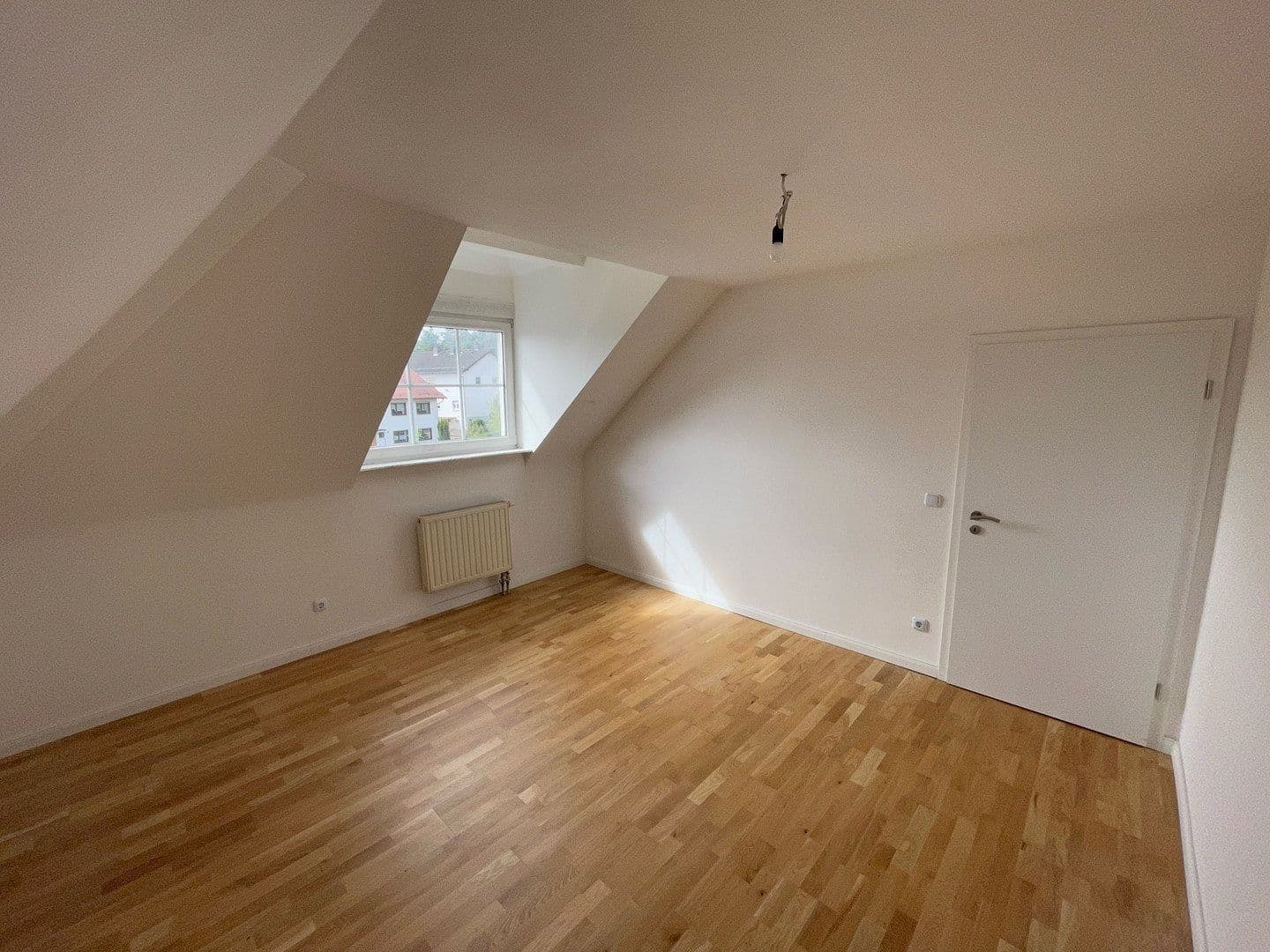 Pronájem bytu 4+kk 193 m², Bergstraße 16, Carlsberg, Porýní-Falc Pronájem bytu 4+kk 193 m², Bergstraße 16, Carlsberg, Porýní-Falc