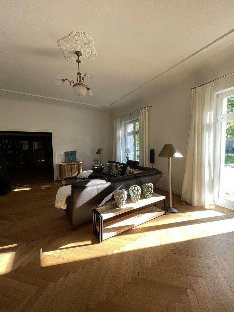 Prodej domu 335 m², pozemek 2.056 m², Berlin, Berlín Prodej domu 335 m², pozemek 2.056 m², Berlin, Berlín