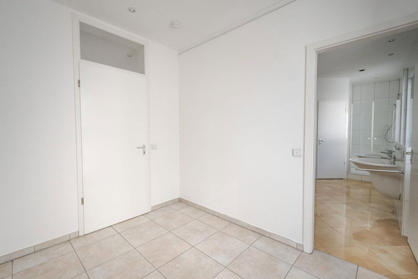 Pronájem bytu 5+kk 149 m², Tübingen, Bádensko-Württembersko Pronájem bytu 5+kk 149 m², Tübingen, Bádensko-Württembersko