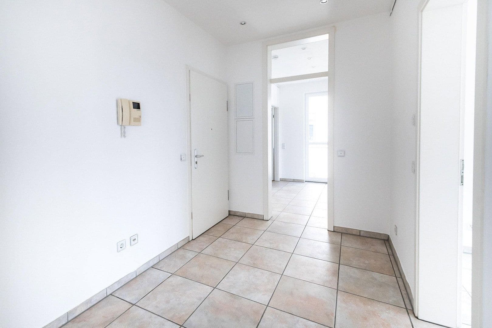 Pronájem bytu 5+kk 149 m², Tübingen, Bádensko-Württembersko Pronájem bytu 5+kk 149 m², Tübingen, Bádensko-Württembersko