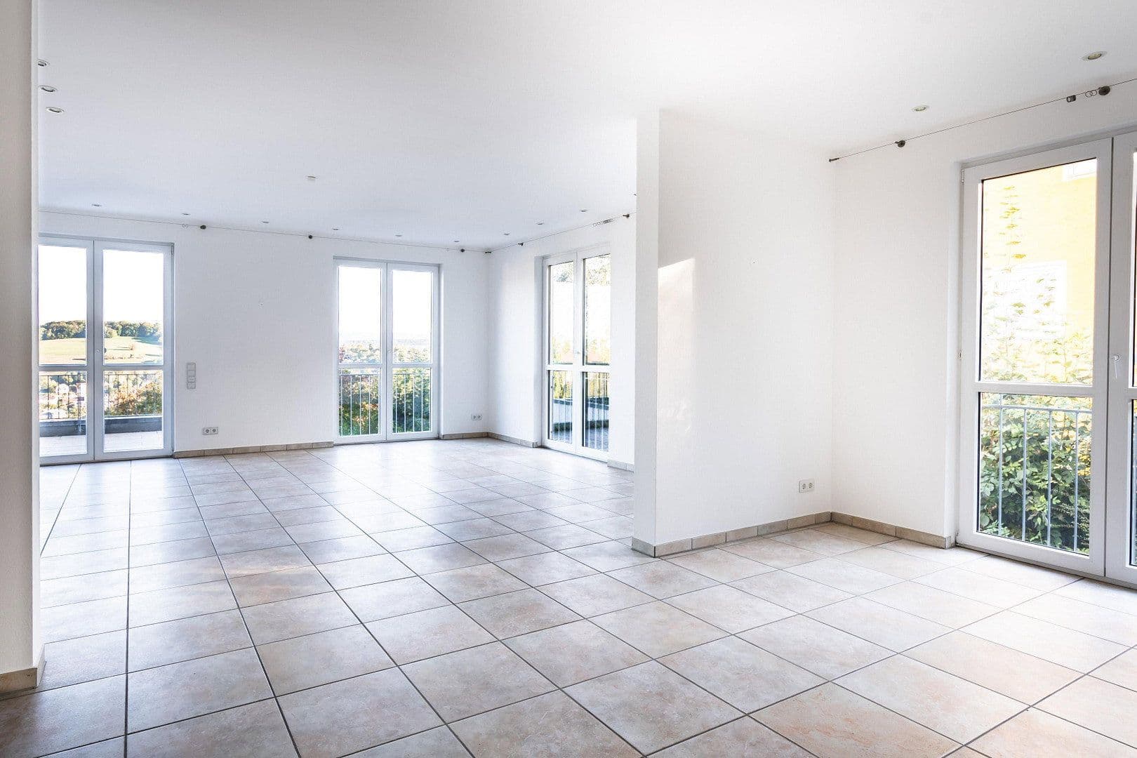 Pronájem bytu 5+kk 149 m², Tübingen, Bádensko-Württembersko Pronájem bytu 5+kk 149 m², Tübingen, Bádensko-Württembersko
