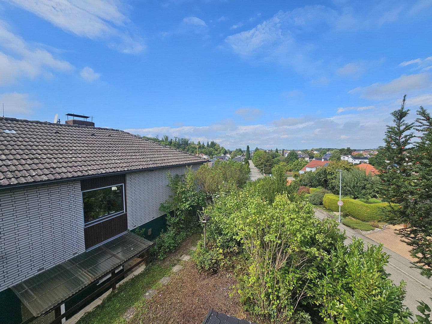Prodej domu 199 m², pozemek 1.037 m², Diezenthalweg 2, Buggingen, Bádensko-Württembersko Prodej domu 199 m², pozemek 1.037 m², Diezenthalweg 2, Buggingen, Bádensko-Württembersko