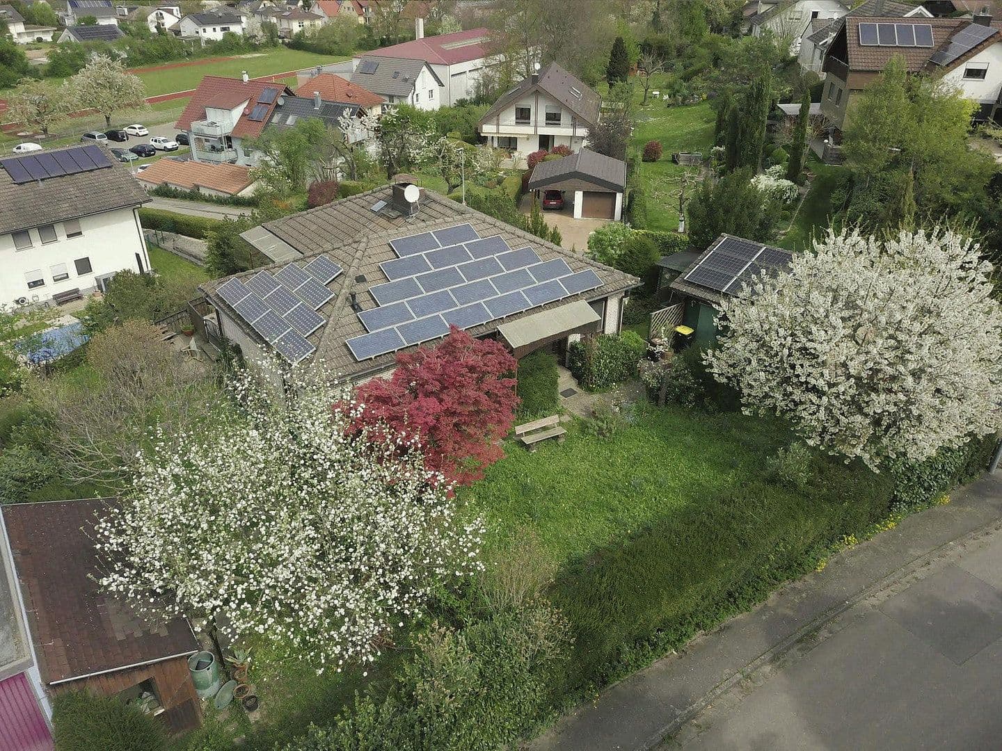 Prodej domu 199 m², pozemek 1.037 m², Diezenthalweg 2, Buggingen, Bádensko-Württembersko Prodej domu 199 m², pozemek 1.037 m², Diezenthalweg 2, Buggingen, Bádensko-Württembersko