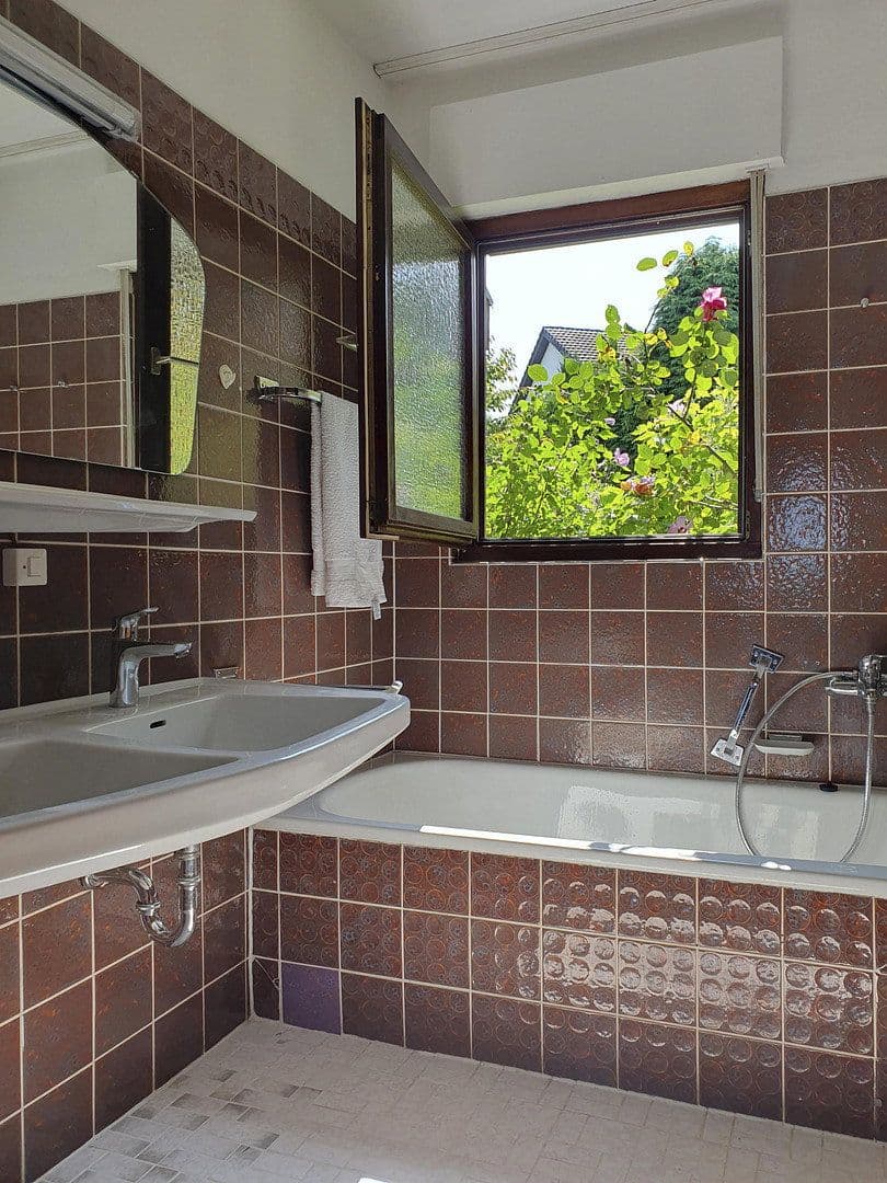 Prodej domu 199 m², pozemek 1.037 m², Diezenthalweg 2, Buggingen, Bádensko-Württembersko Prodej domu 199 m², pozemek 1.037 m², Diezenthalweg 2, Buggingen, Bádensko-Württembersko