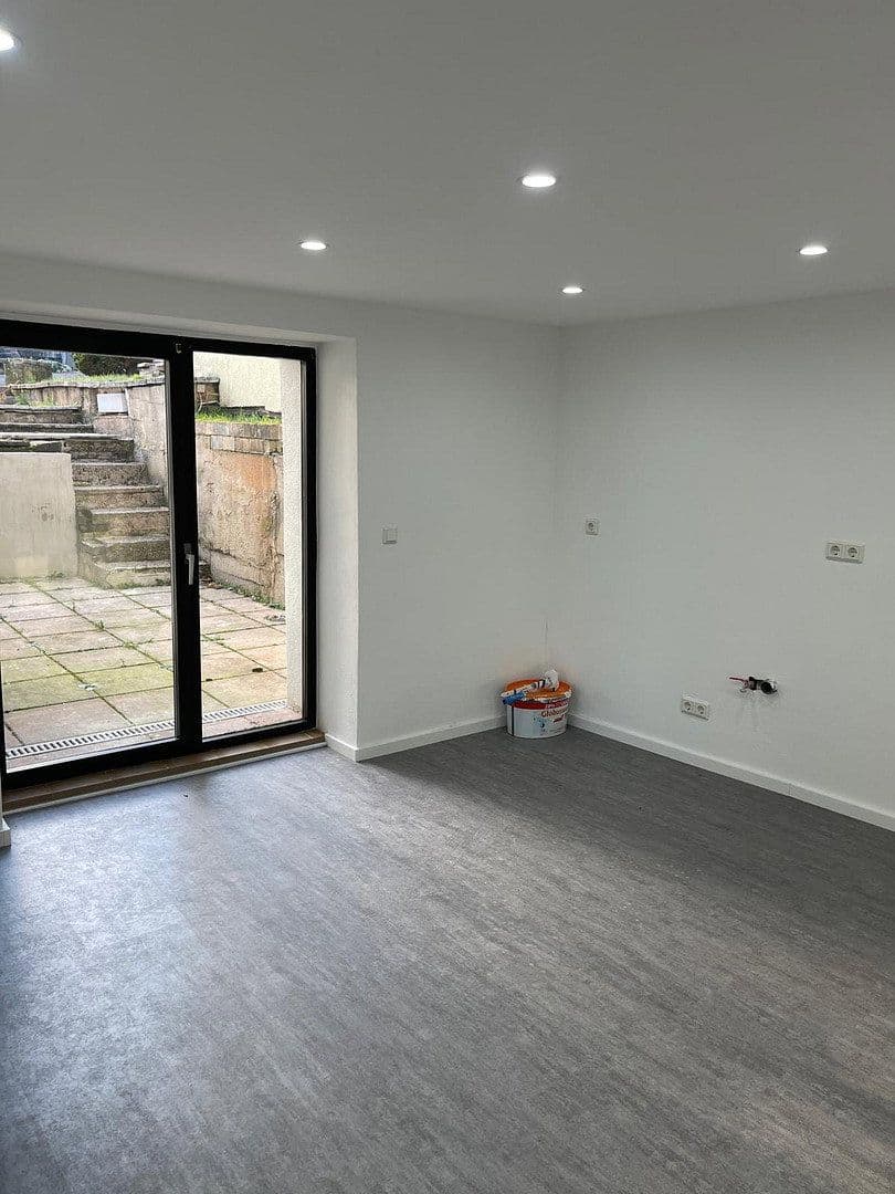 Prodej domu 160 m², pozemek 460 m², Lebacher Straße 72, Eppelborn, Země Sársko Prodej domu 160 m², pozemek 460 m², Lebacher Straße 72, Eppelborn, Země Sársko