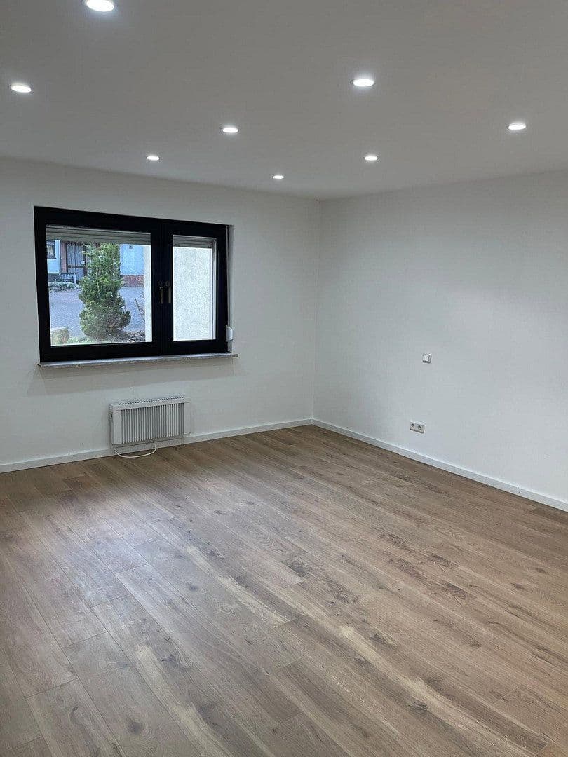 Prodej domu 160 m², pozemek 460 m², Lebacher Straße 72, Eppelborn, Země Sársko Prodej domu 160 m², pozemek 460 m², Lebacher Straße 72, Eppelborn, Země Sársko