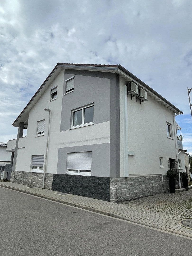 Prodej domu 251 m², pozemek 726 m², Achern, Bádensko-Württembersko Prodej domu 251 m², pozemek 726 m², Achern, Bádensko-Württembersko