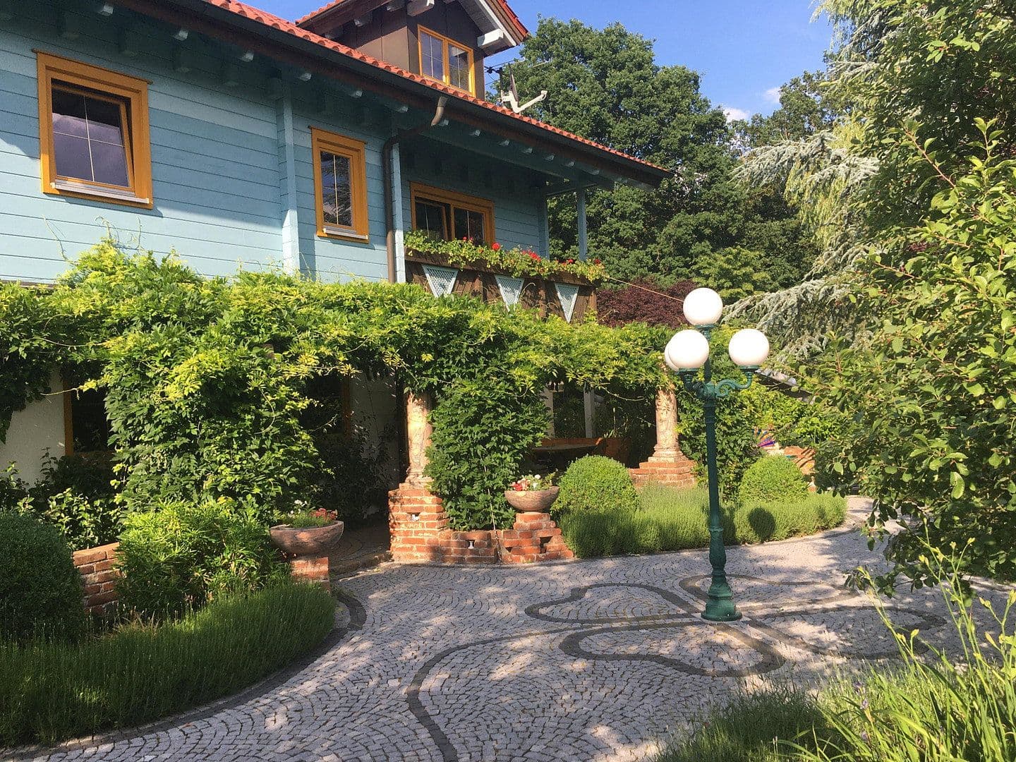 Prodej domu 238 m², pozemek 1.108 m², Landshut, Bavorsko Prodej domu 238 m², pozemek 1.108 m², Landshut, Bavorsko