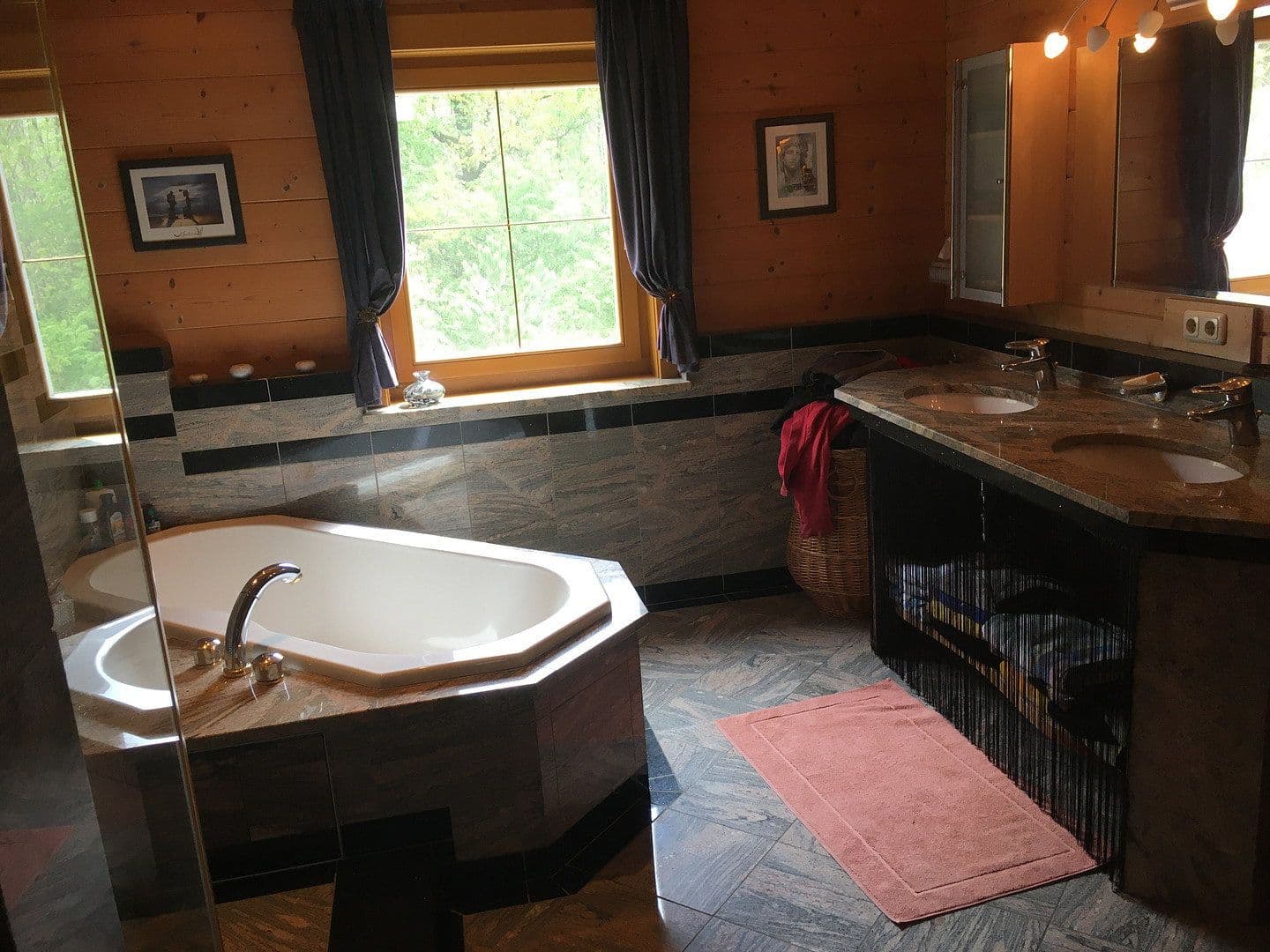 Prodej domu 238 m², pozemek 1.108 m², Landshut, Bavorsko Prodej domu 238 m², pozemek 1.108 m², Landshut, Bavorsko