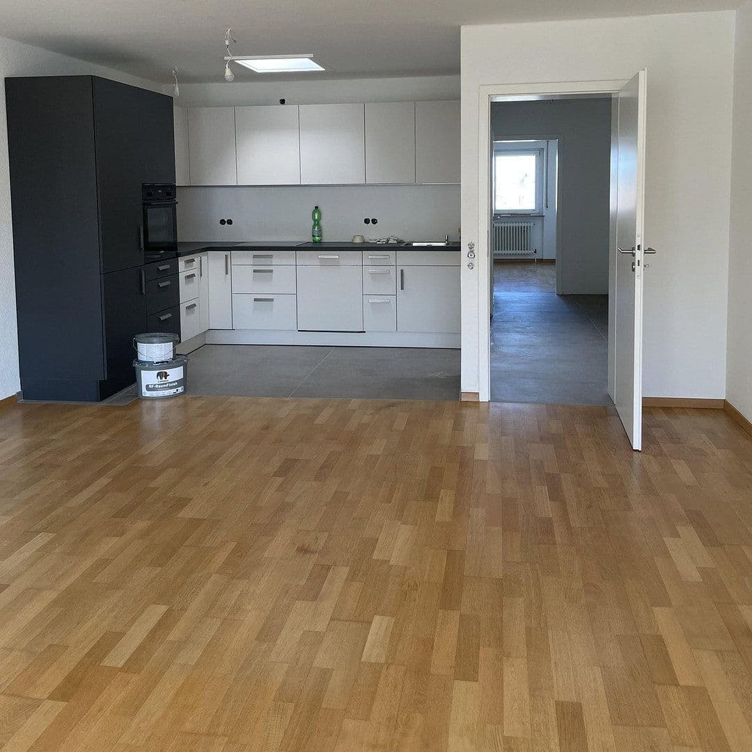 Pronájem bytu 2+1 75 m², Teckstraße 4, Fellbach, Bádensko-Württembersko Pronájem bytu 2+1 75 m², Teckstraße 4, Fellbach, Bádensko-Württembersko