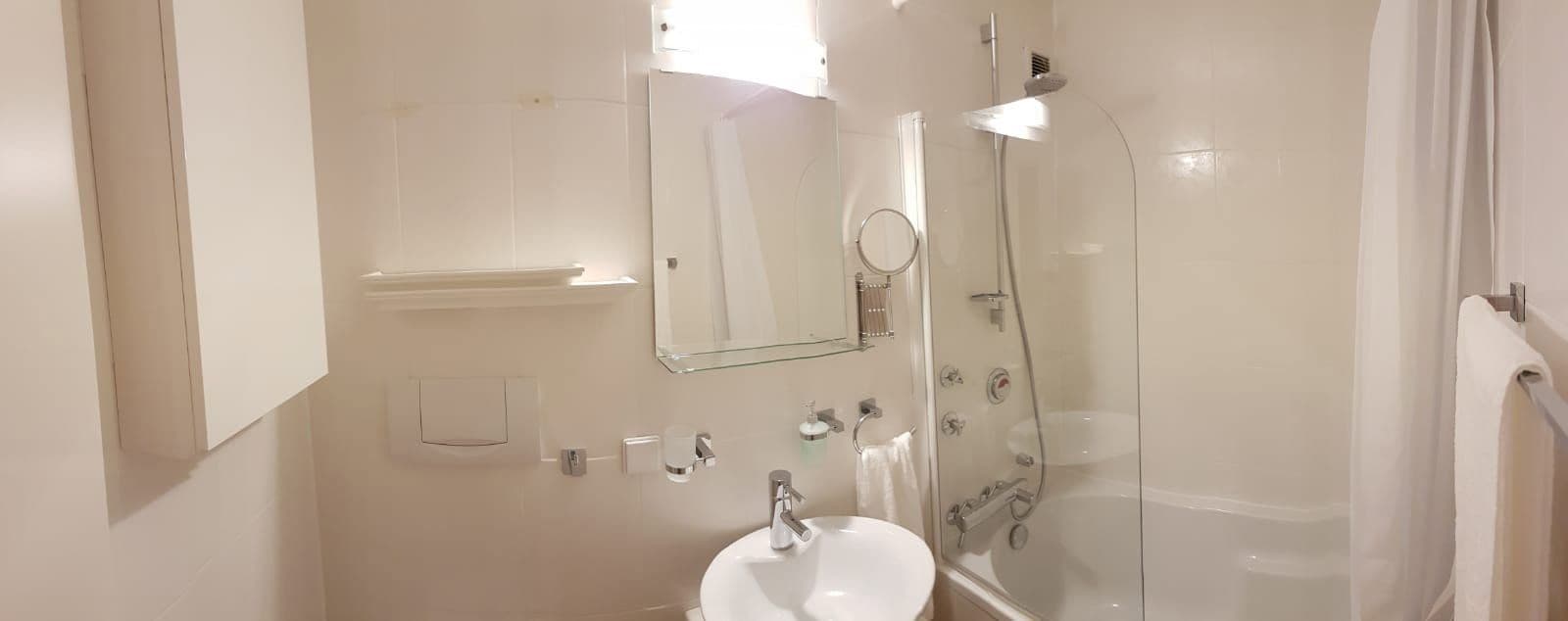 Pronájem bytu 1+1 39 m², Deutschherrenstraße 73, Bonn - Bad Godesberg, Severní Porýní-Vestfálsko Pronájem bytu 1+1 39 m², Deutschherrenstraße 73, Bonn - Bad Godesberg, Severní Porýní-Vestfálsko