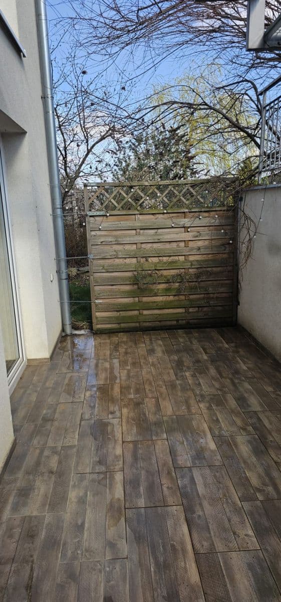 Pronájem bytu 1+kk 30 m², Sukova, Velké Přílepy, Středočeský kraj Pronájem bytu 1+kk 30 m², Sukova, Velké Přílepy, Středočeský kraj