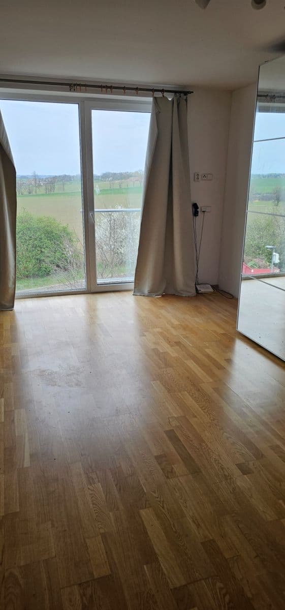 Pronájem bytu 1+kk 30 m², Sukova, Velké Přílepy, Středočeský kraj Pronájem bytu 1+kk 30 m², Sukova, Velké Přílepy, Středočeský kraj