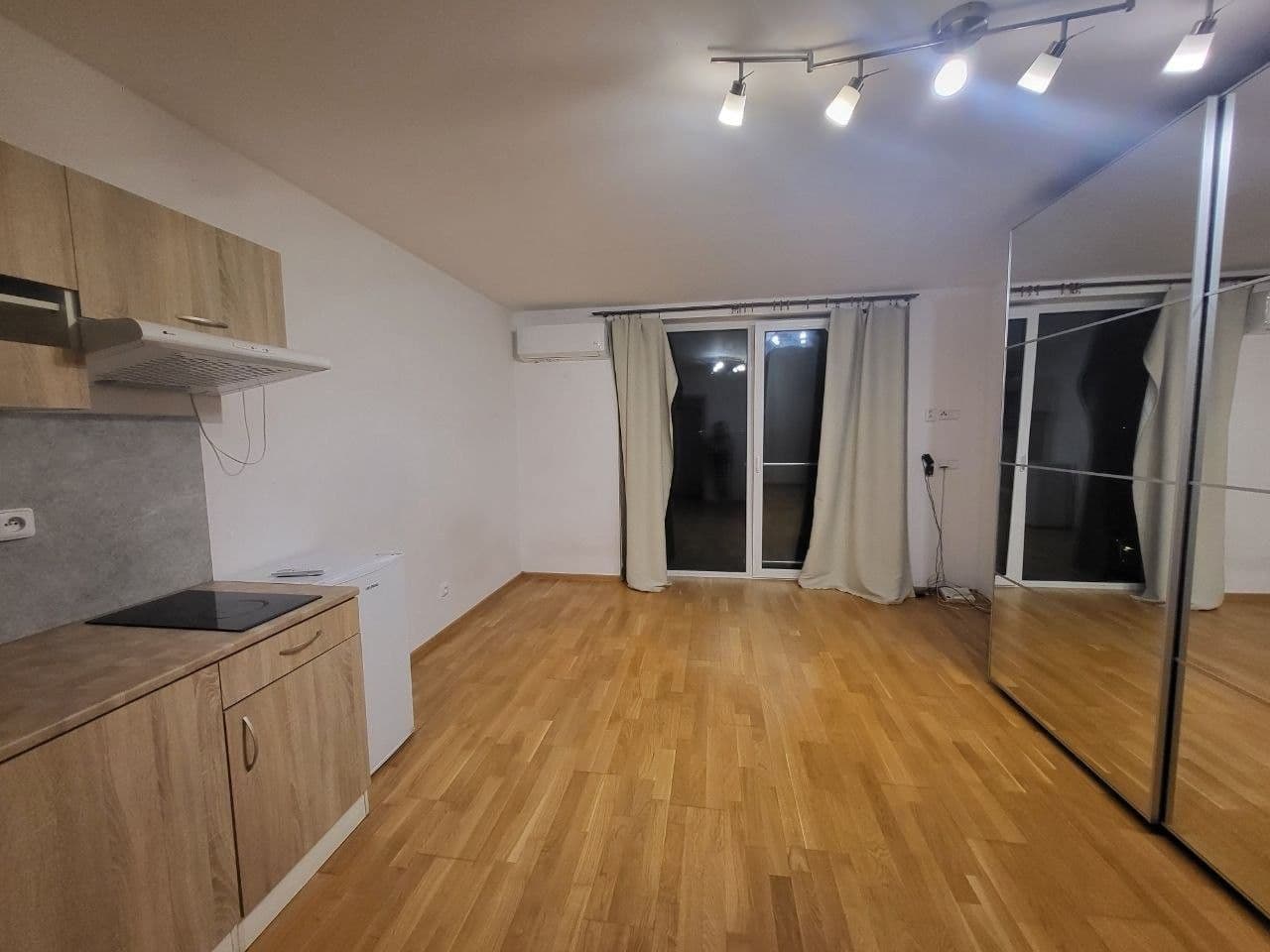 Pronájem bytu 1+kk 30 m², Sukova, Velké Přílepy, Středočeský kraj Pronájem bytu 1+kk 30 m², Sukova, Velké Přílepy, Středočeský kraj