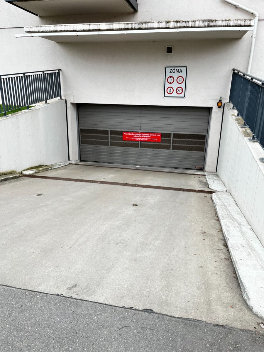 Pronájem garáže 16 m², Granitova, Praha, Praha Pronájem garáže 16 m², Granitova, Praha, Praha