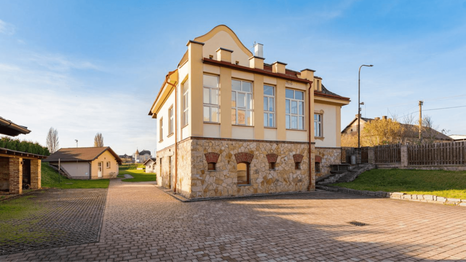 Prodej domu 400 m², pozemek 6.748 m², 1. máje, Vysoké Veselí, Královéhradecký kraj Prodej domu 400 m², pozemek 6.748 m², 1. máje, Vysoké Veselí, Královéhradecký kraj