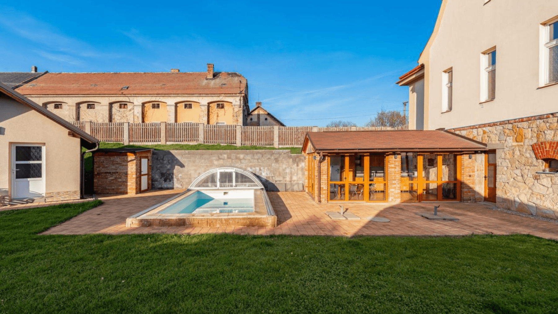 Prodej domu 400 m², pozemek 6.748 m², 1. máje, Vysoké Veselí, Královéhradecký kraj Prodej domu 400 m², pozemek 6.748 m², 1. máje, Vysoké Veselí, Královéhradecký kraj