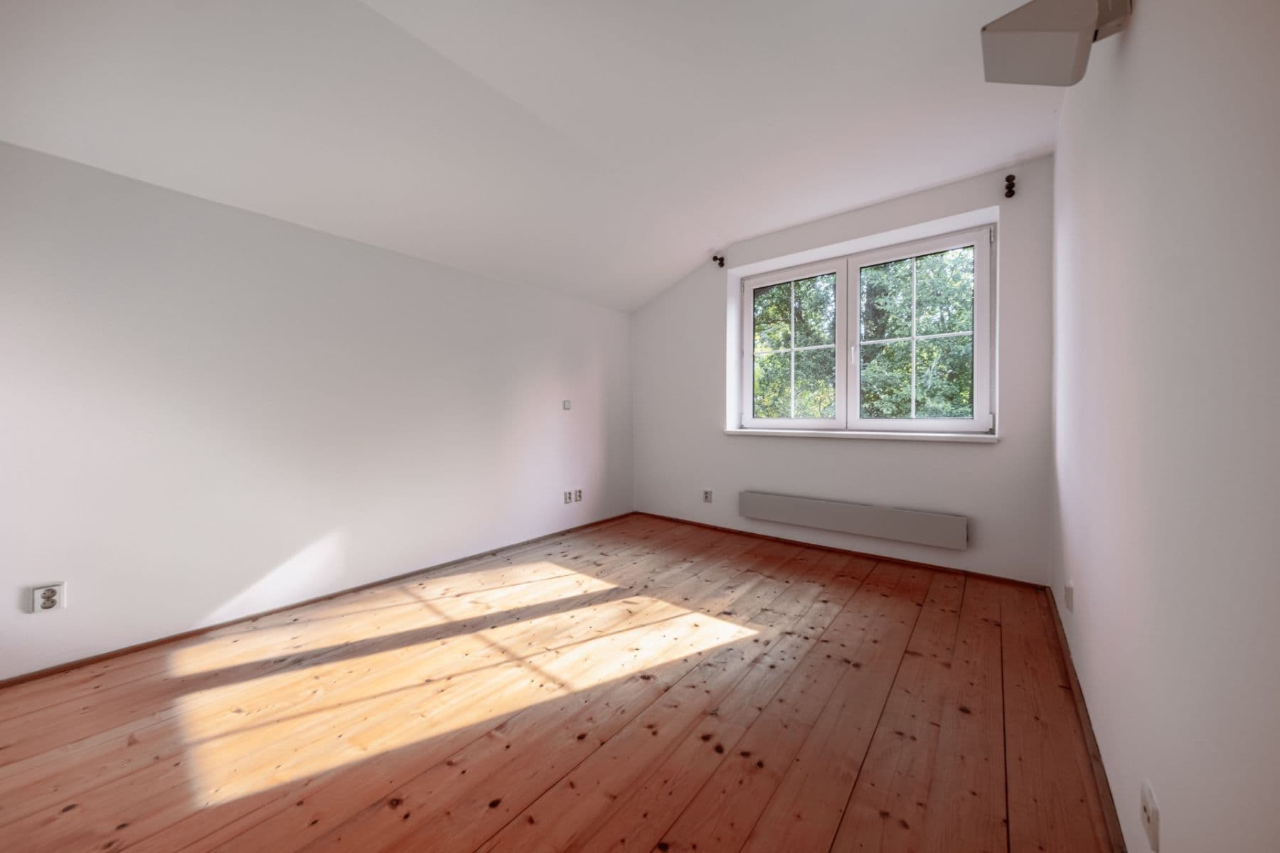 Prodej domu 170 m², pozemek 1.060 m², Krajníkova, Dobřichovice, Středočeský kraj Prodej domu 170 m², pozemek 1.060 m², Krajníkova, Dobřichovice, Středočeský kraj