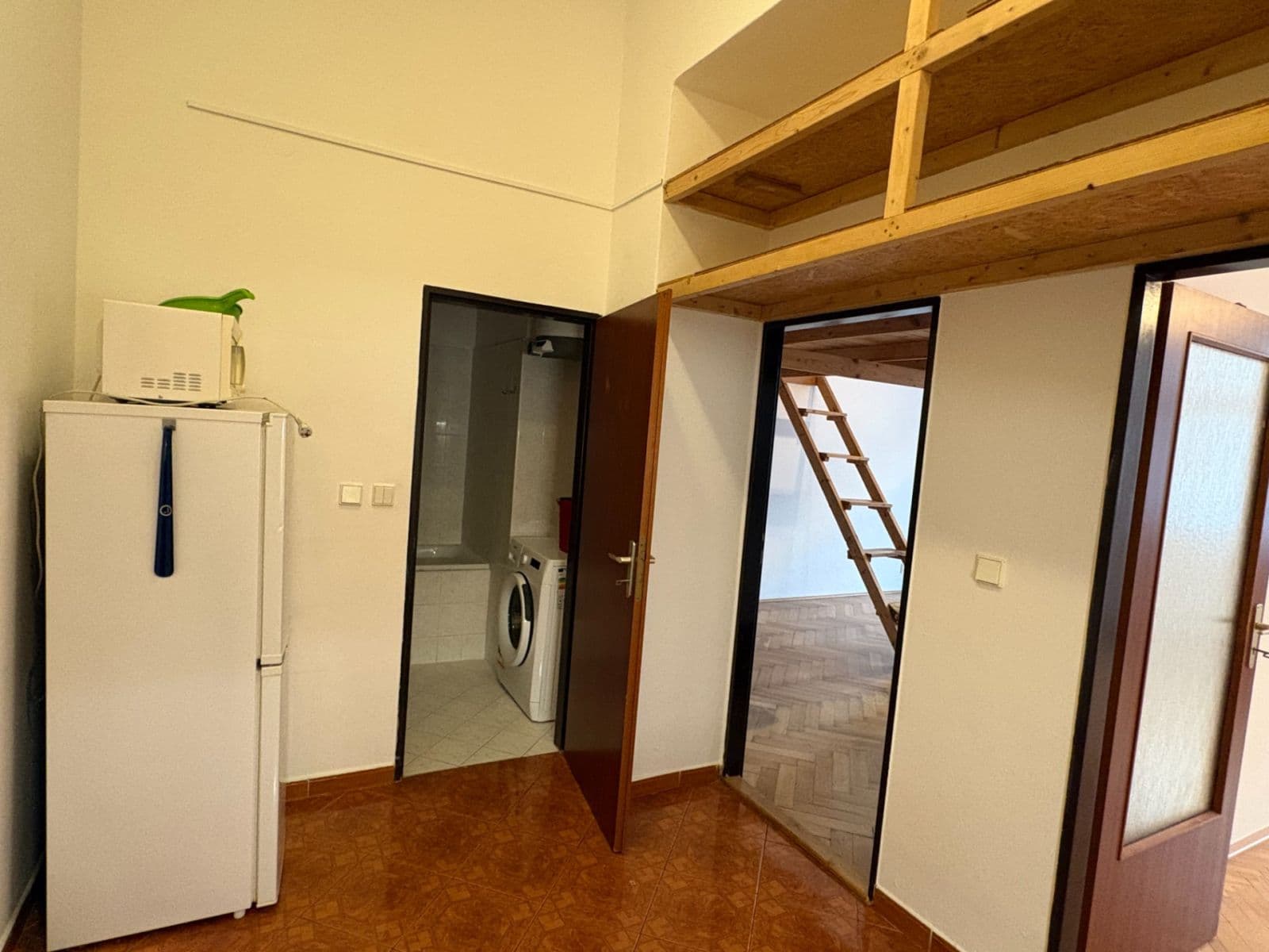 Pronájem bytu 2+1 51 m², Komunardů, Praha, Praha Pronájem bytu 2+1 51 m², Komunardů, Praha, Praha
