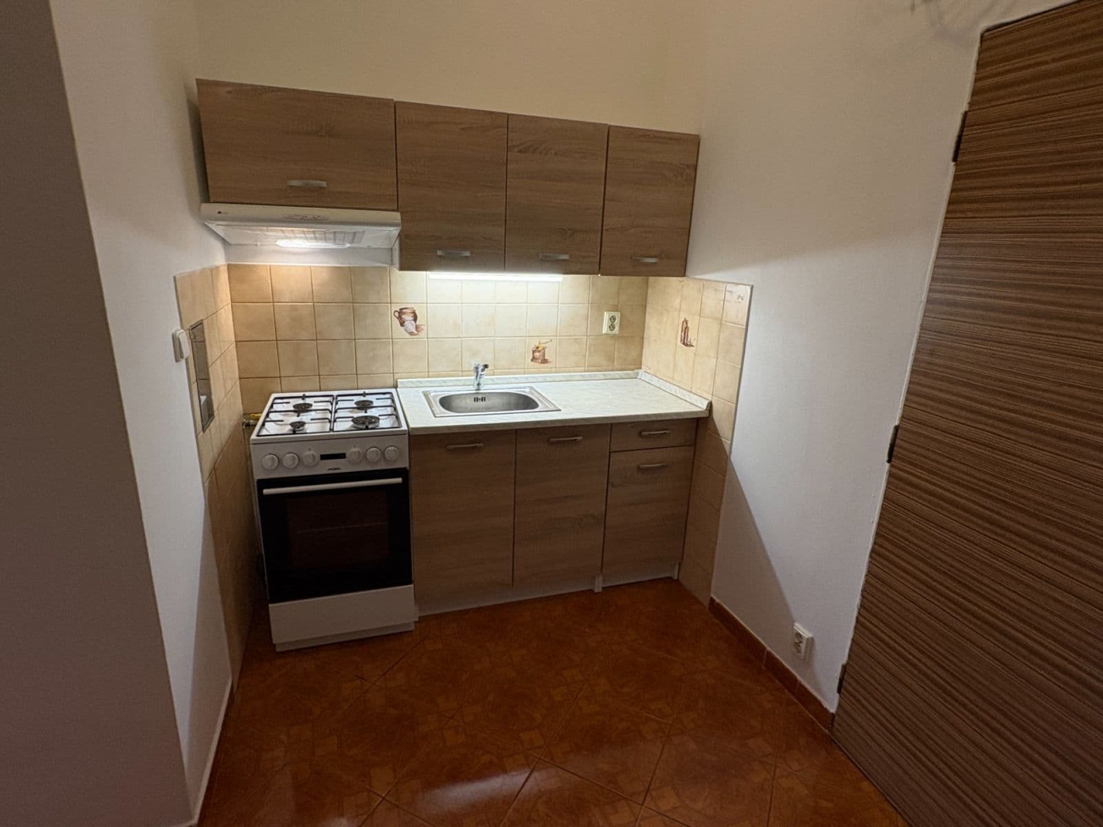 Pronájem bytu 2+1 51 m², Komunardů, Praha, Praha Pronájem bytu 2+1 51 m², Komunardů, Praha, Praha