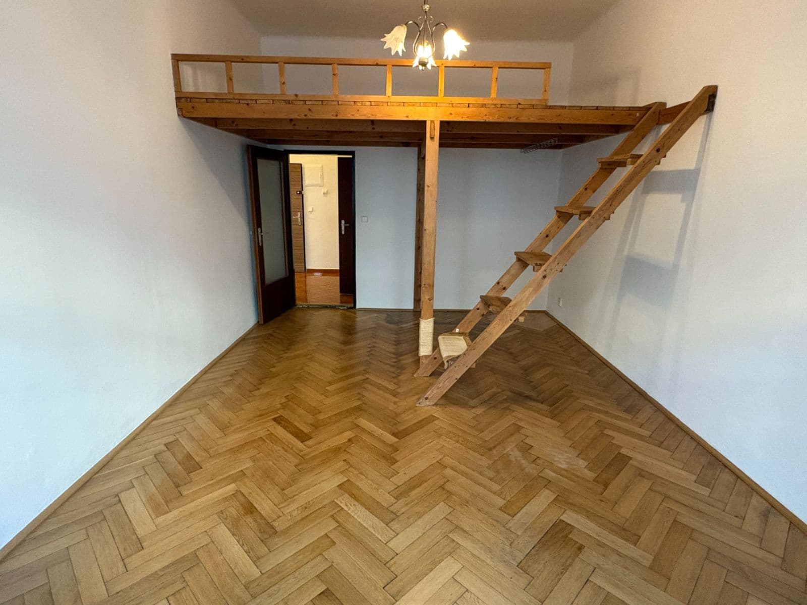 Pronájem bytu 2+1 51 m², Komunardů, Praha, Praha Pronájem bytu 2+1 51 m², Komunardů, Praha, Praha