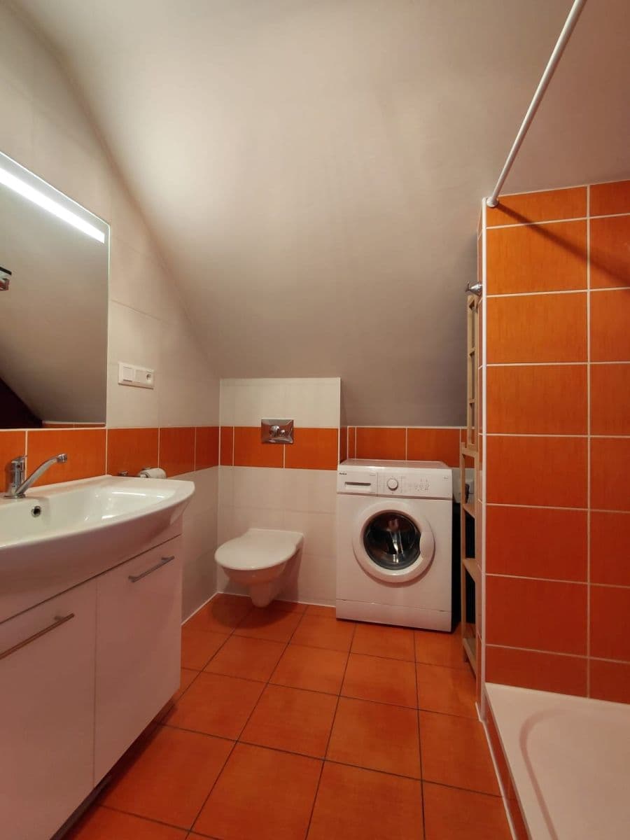 Pronájem bytu 3+kk 60 m², Kinských, Rožnov pod Radhoštěm, Zlínský kraj Pronájem bytu 3+kk 60 m², Kinských, Rožnov pod Radhoštěm, Zlínský kraj