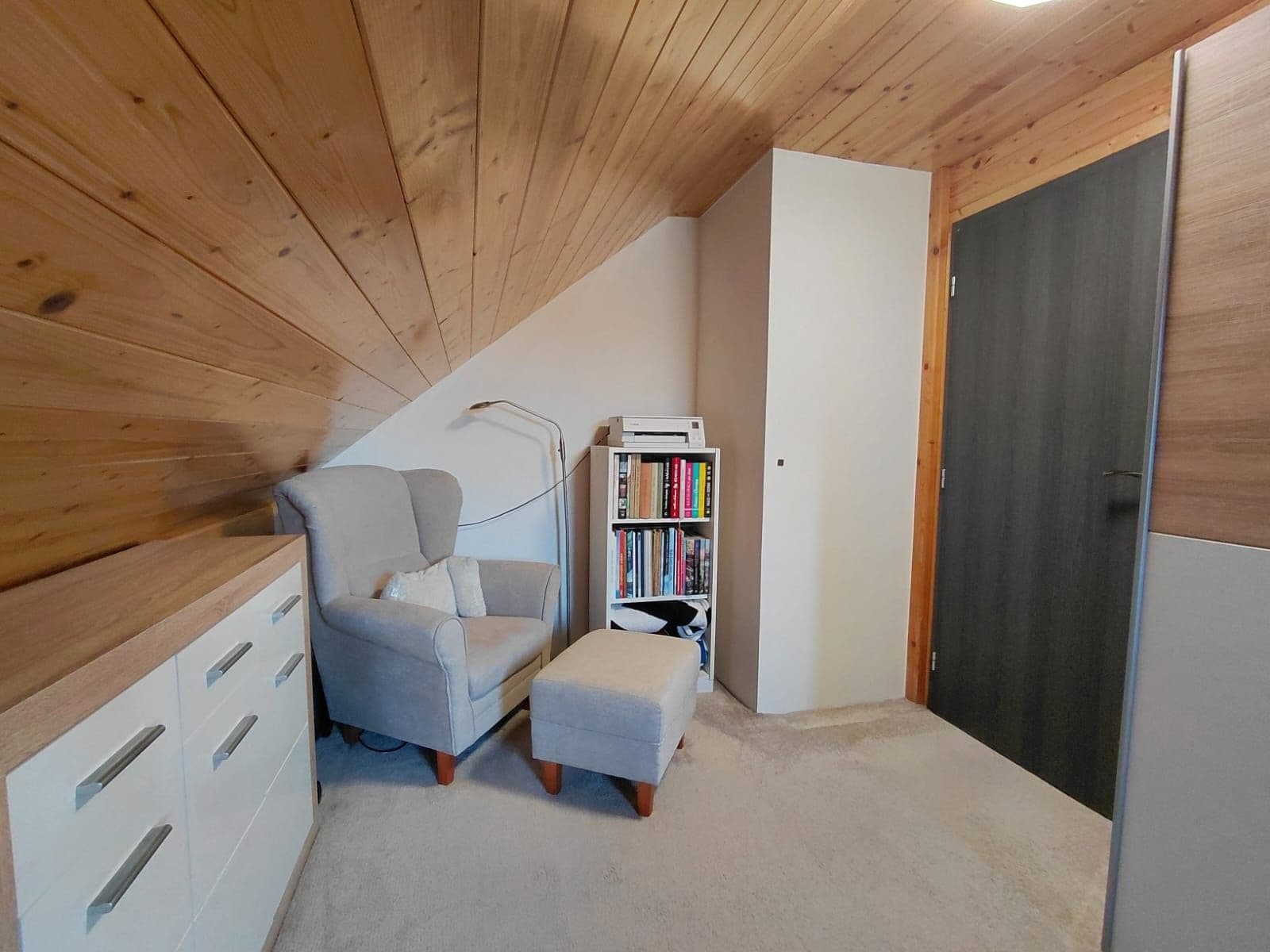 Pronájem bytu 3+kk 60 m², Kinských, Rožnov pod Radhoštěm, Zlínský kraj Pronájem bytu 3+kk 60 m², Kinských, Rožnov pod Radhoštěm, Zlínský kraj