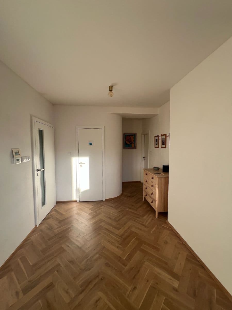 Prodej bytu 2+kk 81 m², Gruzínská, Plzeň, Plzeňský kraj Prodej bytu 2+kk 81 m², Gruzínská, Plzeň, Plzeňský kraj