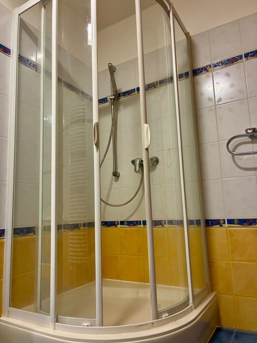 Pronájem bytu 2+kk 60 m², Českomalínská, Praha, Praha Pronájem bytu 2+kk 60 m², Českomalínská, Praha, Praha