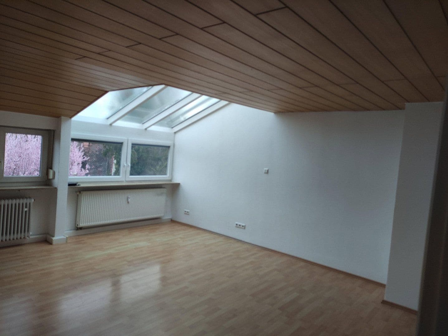 Pronájem bytu 3+1 83 m², Drostestr. 33, Stuttgart Weilimdorf, Bádensko-Württembersko Pronájem bytu 3+1 83 m², Drostestr. 33, Stuttgart Weilimdorf, Bádensko-Württembersko