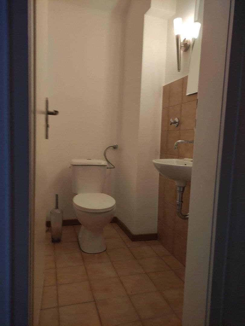 Pronájem bytu 3+1 83 m², Drostestr. 33, Stuttgart Weilimdorf, Bádensko-Württembersko Pronájem bytu 3+1 83 m², Drostestr. 33, Stuttgart Weilimdorf, Bádensko-Württembersko