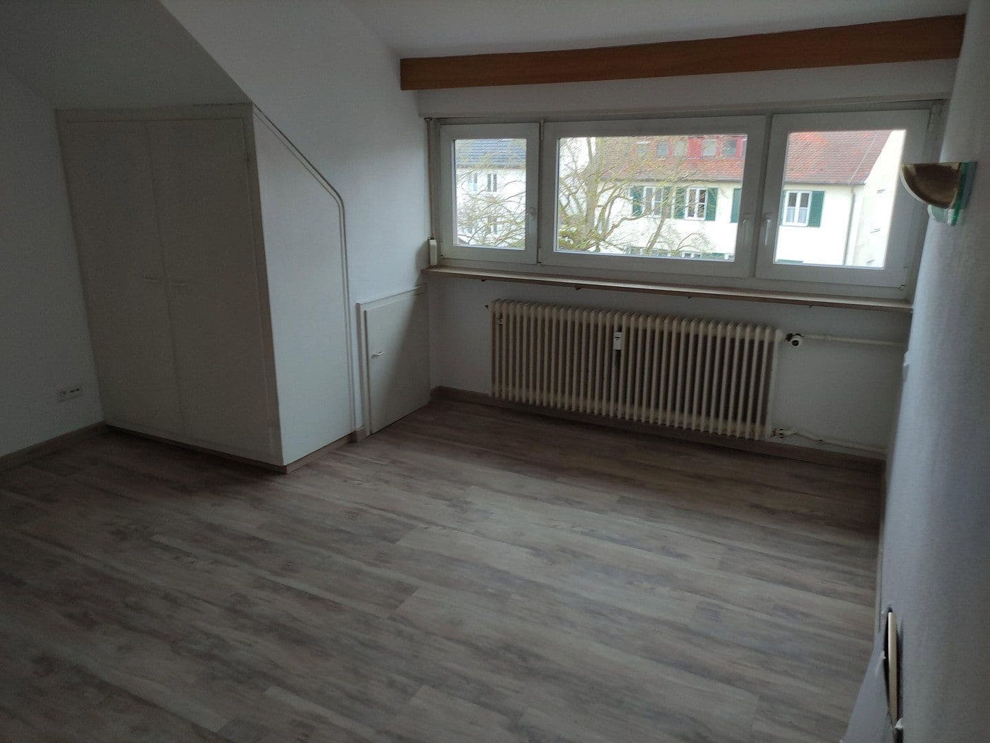 Pronájem bytu 3+1 83 m², Drostestr. 33, Stuttgart Weilimdorf, Bádensko-Württembersko Pronájem bytu 3+1 83 m², Drostestr. 33, Stuttgart Weilimdorf, Bádensko-Württembersko