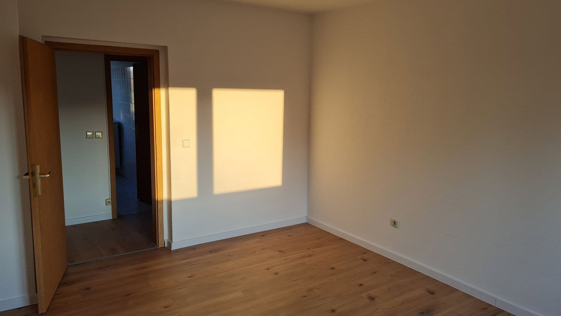 Pronájem bytu 3+1 57 m², Talstraße 34, Weischlitz, Sasko Pronájem bytu 3+1 57 m², Talstraße 34, Weischlitz, Sasko
