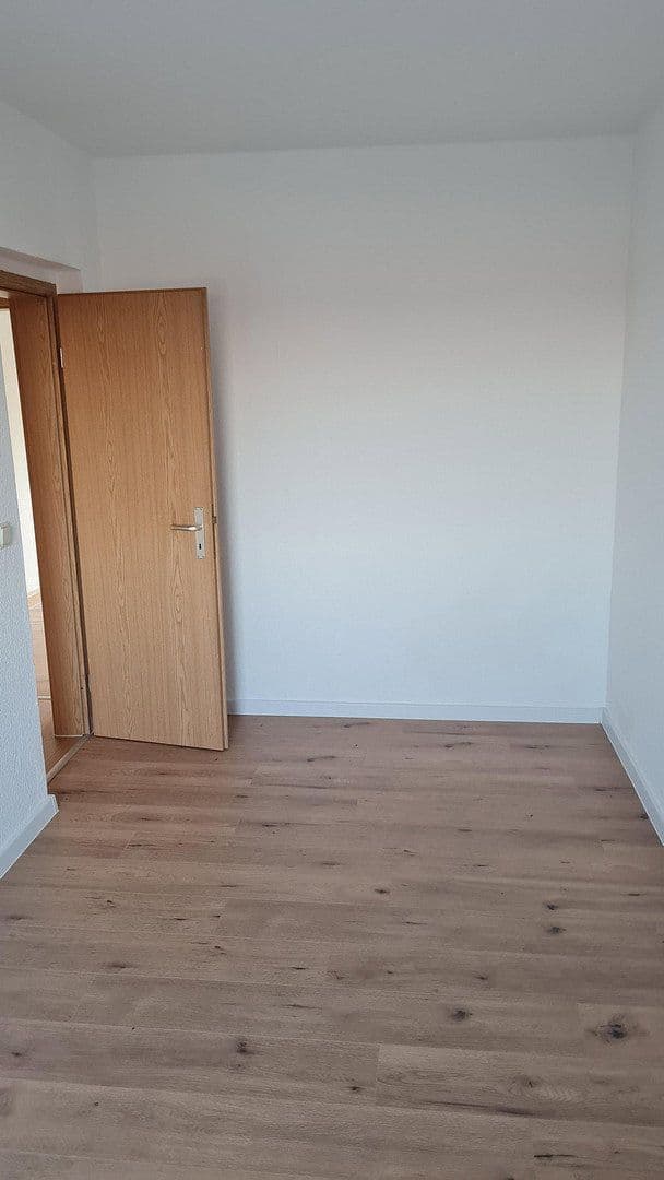 Pronájem bytu 3+1 57 m², Talstraße 34, Weischlitz, Sasko Pronájem bytu 3+1 57 m², Talstraße 34, Weischlitz, Sasko