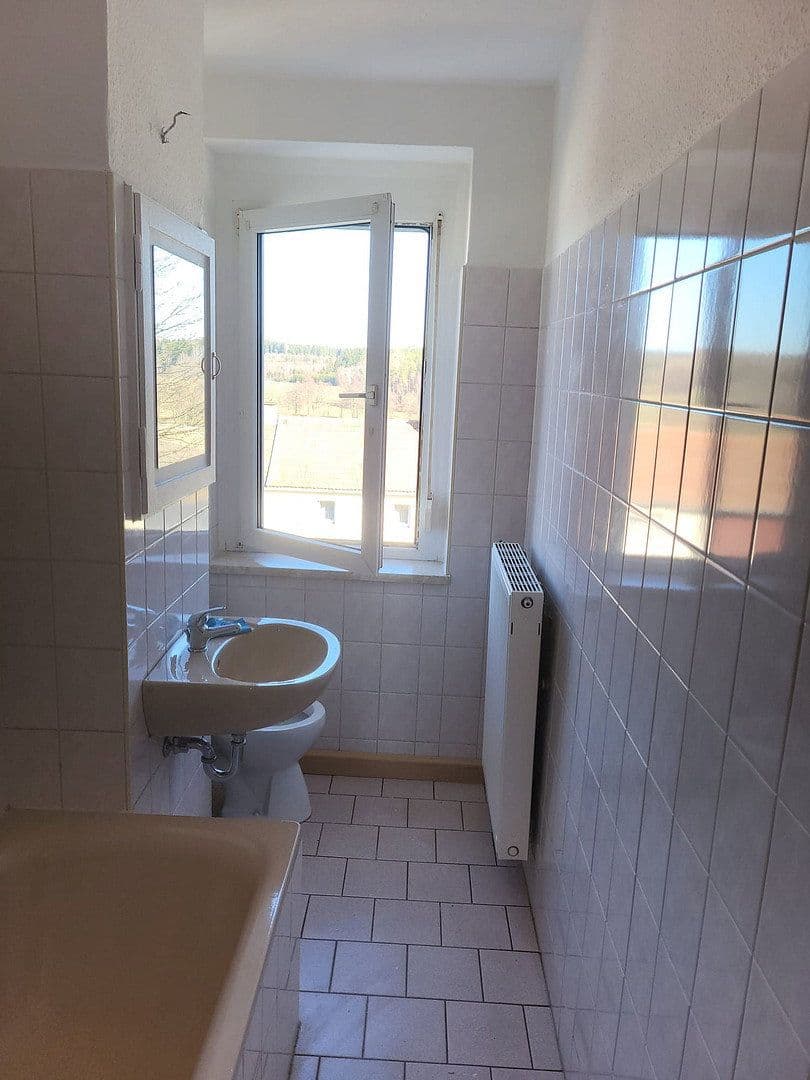 Pronájem bytu 3+1 57 m², Talstraße 34, Weischlitz, Sasko Pronájem bytu 3+1 57 m², Talstraße 34, Weischlitz, Sasko