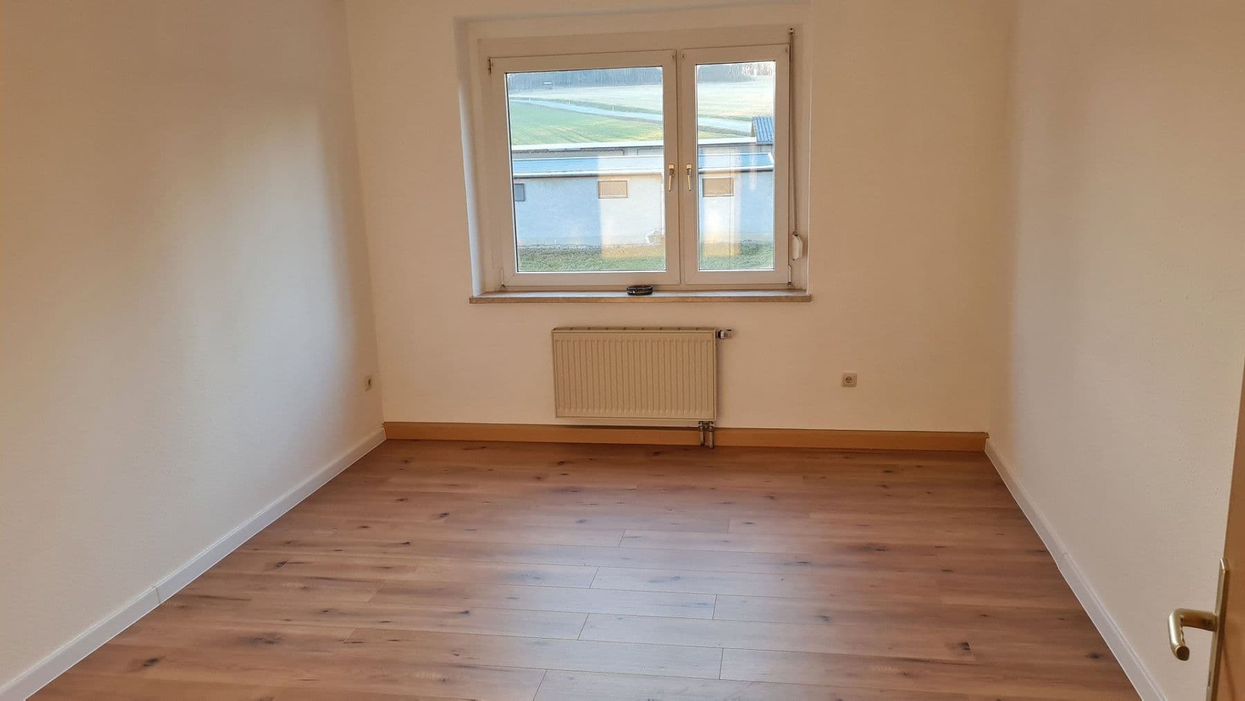 Pronájem bytu 3+1 57 m², Talstraße 34, Weischlitz, Sasko Pronájem bytu 3+1 57 m², Talstraße 34, Weischlitz, Sasko