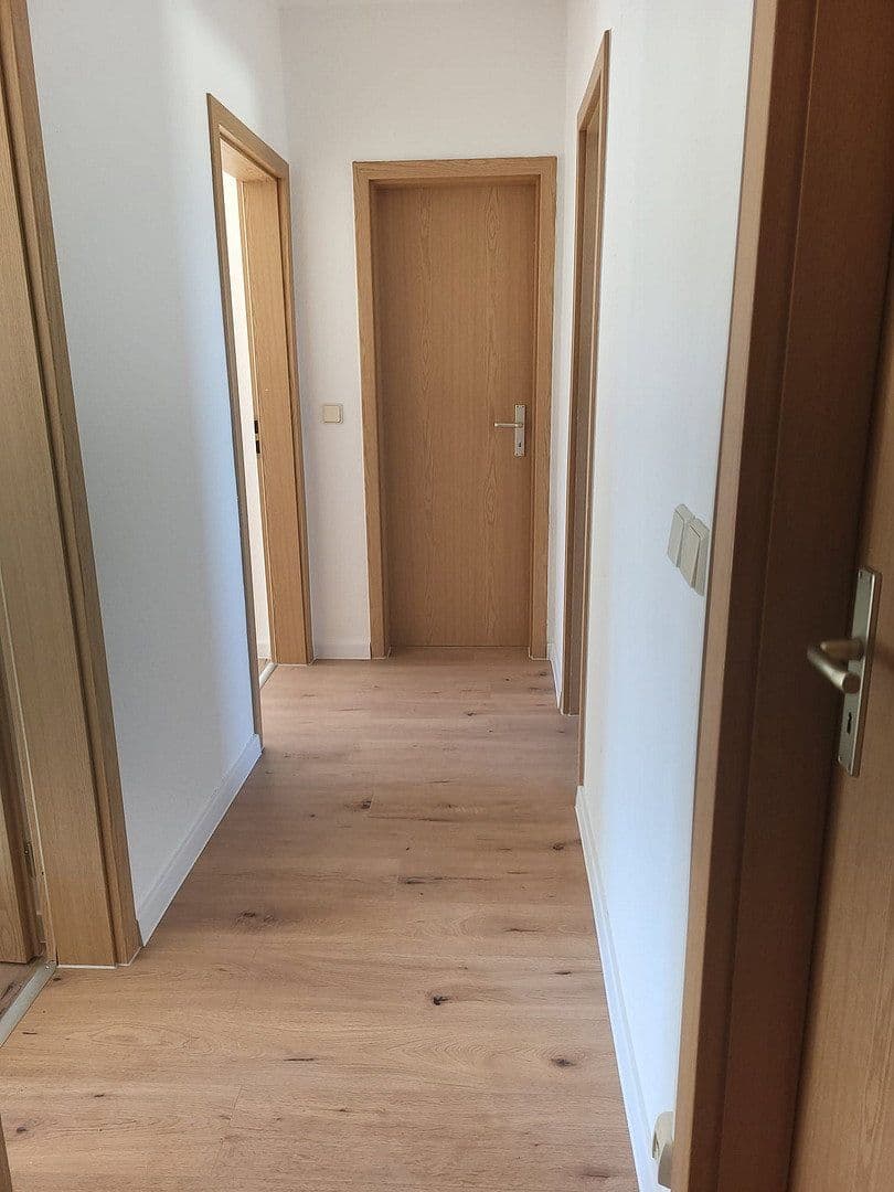 Pronájem bytu 3+1 57 m², Talstraße 34, Weischlitz, Sasko Pronájem bytu 3+1 57 m², Talstraße 34, Weischlitz, Sasko