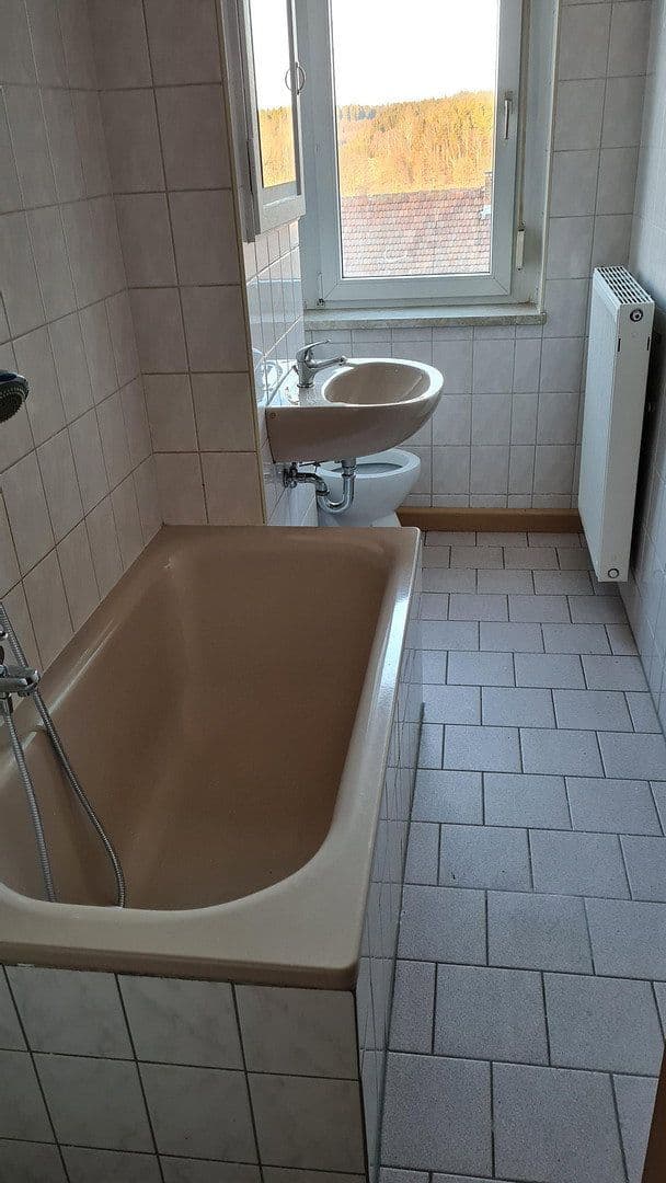 Pronájem bytu 3+1 57 m², Talstraße 34, Weischlitz, Sasko Pronájem bytu 3+1 57 m², Talstraße 34, Weischlitz, Sasko