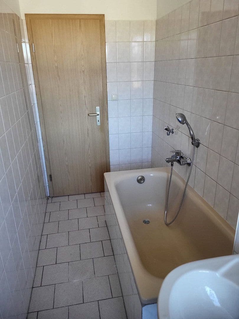 Pronájem bytu 3+1 57 m², Talstraße 34, Weischlitz, Sasko Pronájem bytu 3+1 57 m², Talstraße 34, Weischlitz, Sasko