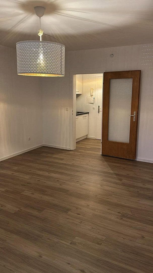 Pronájem bytu 1+1 30 m², Langer Weg 3, Eschborn, Hessen Pronájem bytu 1+1 30 m², Langer Weg 3, Eschborn, Hessen