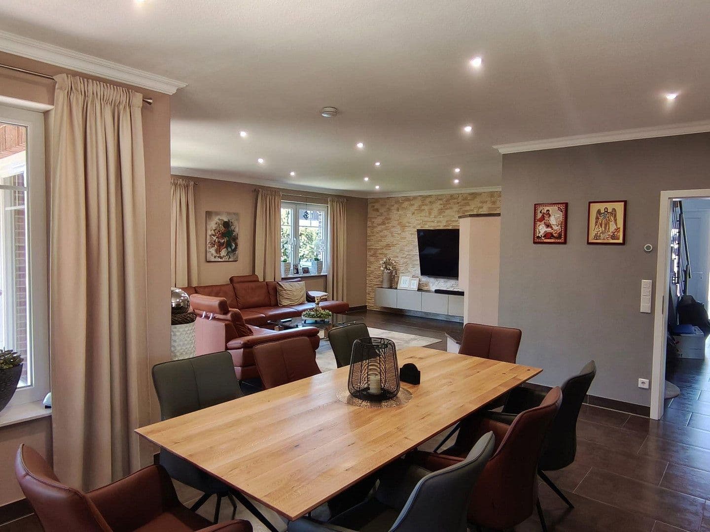 Prodej domu 250 m², pozemek 500 m², Versmold, Severní Porýní-Vestfálsko Prodej domu 250 m², pozemek 500 m², Versmold, Severní Porýní-Vestfálsko