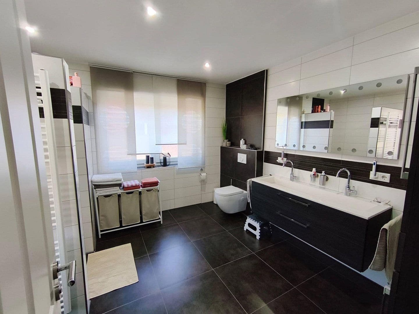 Prodej domu 250 m², pozemek 500 m², Versmold, Severní Porýní-Vestfálsko Prodej domu 250 m², pozemek 500 m², Versmold, Severní Porýní-Vestfálsko