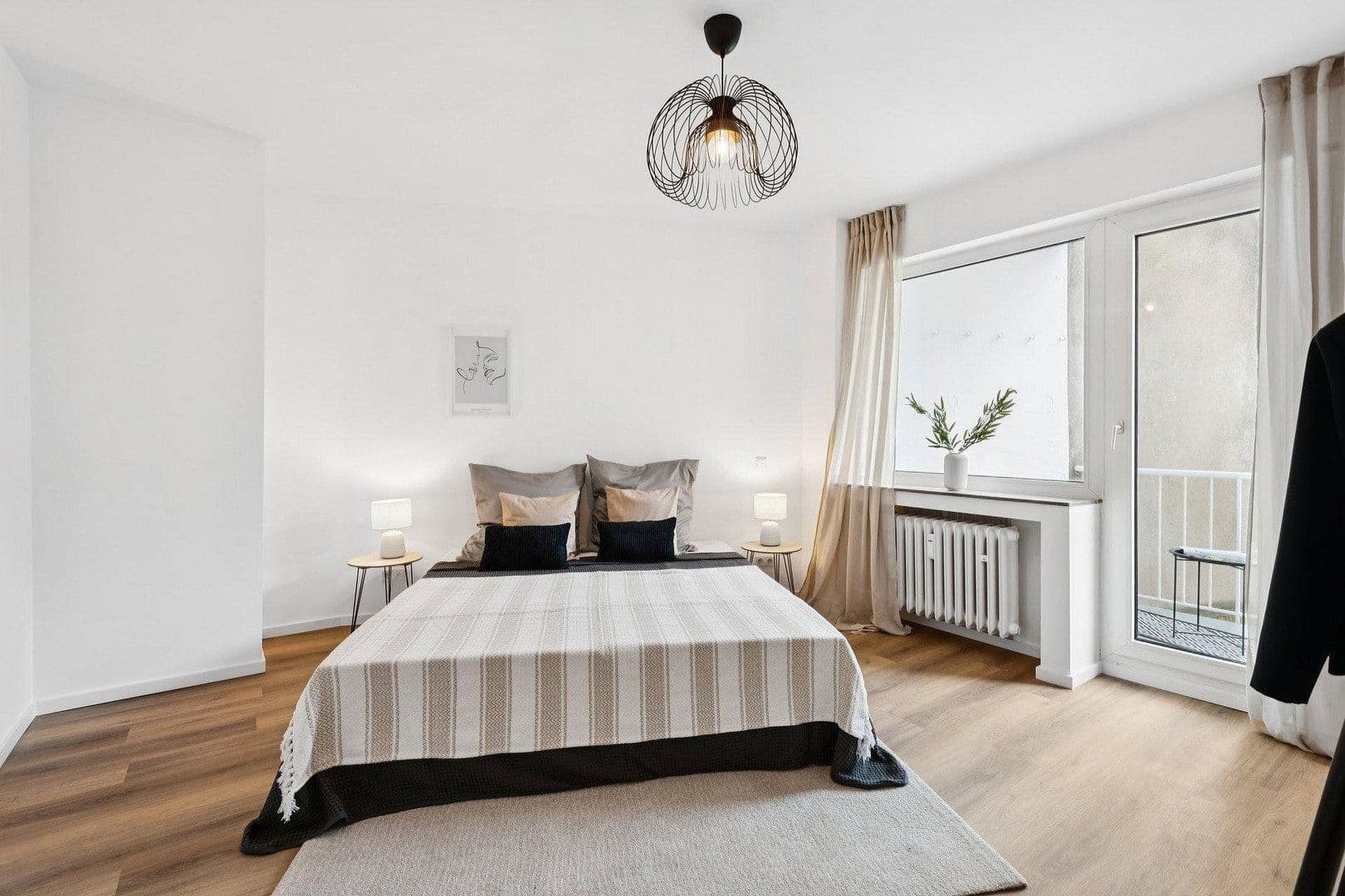 Prodej bytu 3+1 91 m², Düsseldorf, Severní Porýní-Vestfálsko Prodej bytu 3+1 91 m², Düsseldorf, Severní Porýní-Vestfálsko