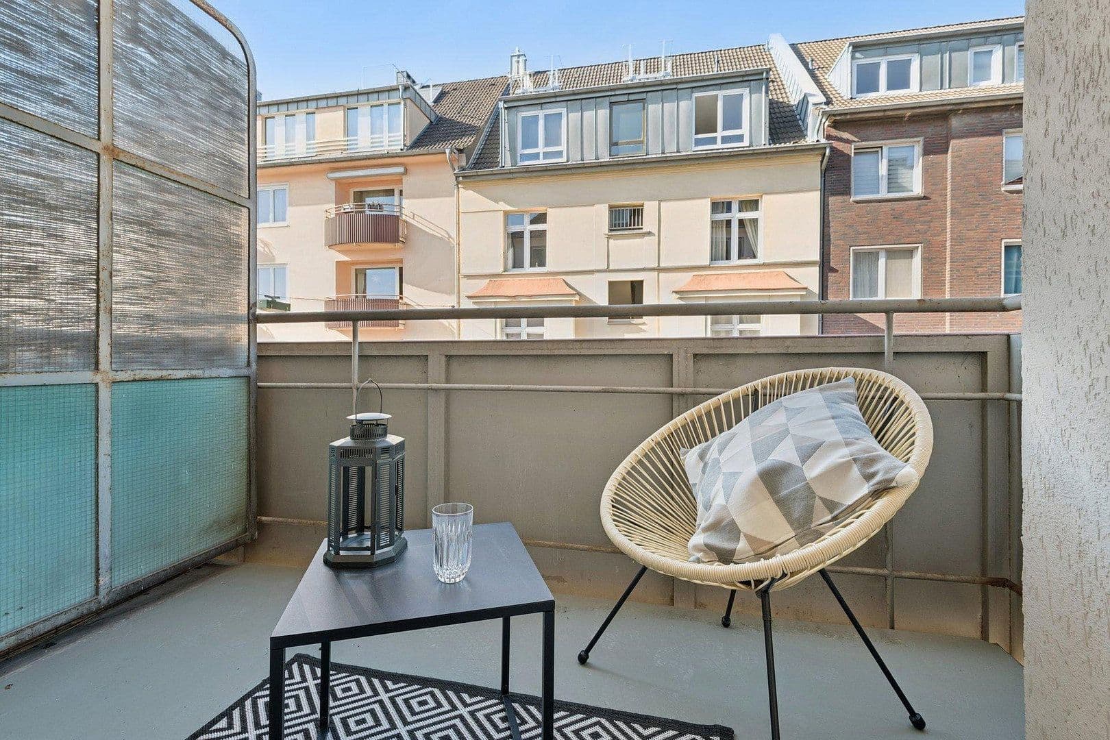 Prodej bytu 3+1 91 m², Düsseldorf, Severní Porýní-Vestfálsko Prodej bytu 3+1 91 m², Düsseldorf, Severní Porýní-Vestfálsko