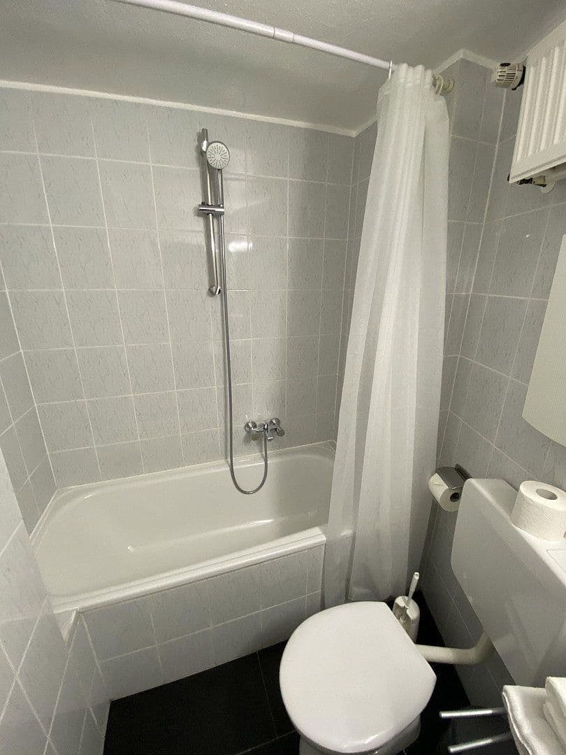 Pronájem bytu 1+1 27 m², Cantadorstr. 21, Düsseldorf, Severní Porýní-Vestfálsko Pronájem bytu 1+1 27 m², Cantadorstr. 21, Düsseldorf, Severní Porýní-Vestfálsko