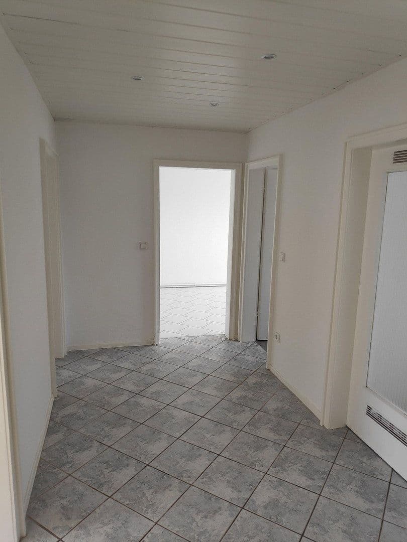 Pronájem bytu 3+1 82 m², Thüringer Str. 29a, Oberhausen, Severní Porýní-Vestfálsko Pronájem bytu 3+1 82 m², Thüringer Str. 29a, Oberhausen, Severní Porýní-Vestfálsko